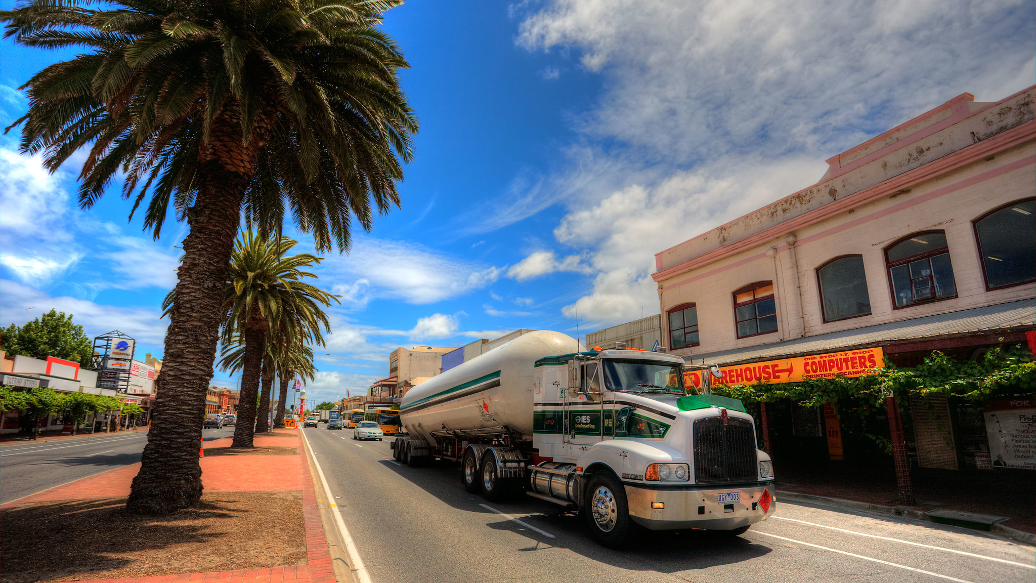 noisey roads in adelaide