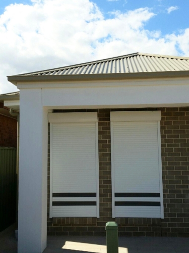 Do roller shutters reduce noise? Yes, they can and, at the same time, offer more benefits.